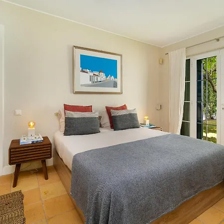 Whome With Shared Garden & Pool * Lisboa