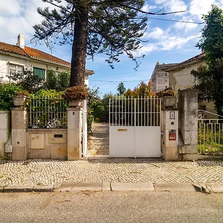 Whome With Shared Garden & Pool Σπίτι διακοπών