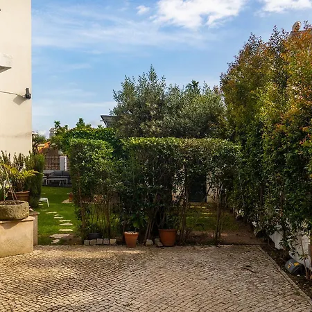 Whome With Shared Garden & Pool Ferienhaus