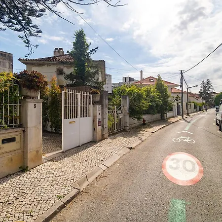 Ferienhaus Whome With Shared Garden & Pool Lissabon