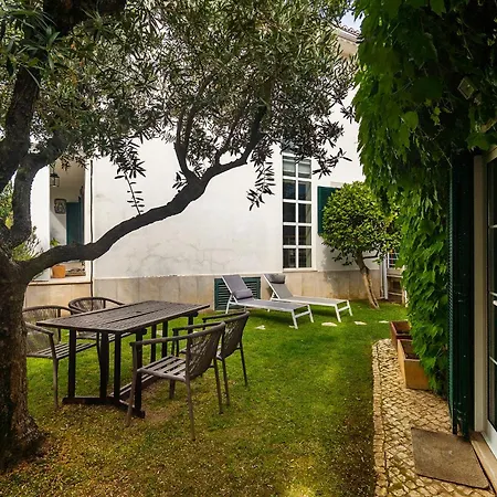 Casa de Férias Whome With Shared Garden & Pool *